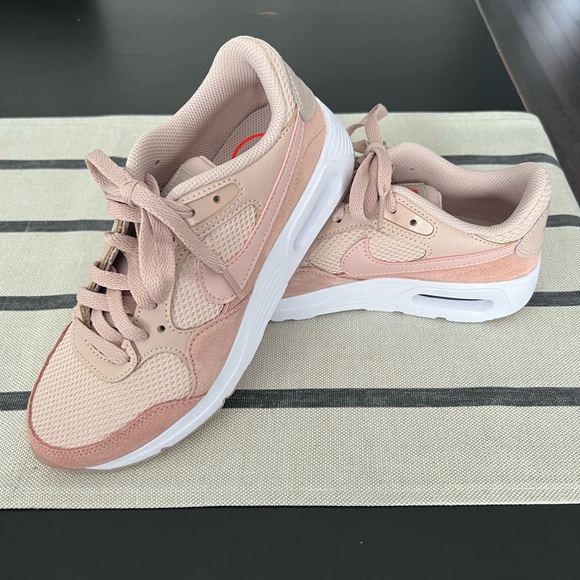 Nike Shoes - Women’s Nike XC90